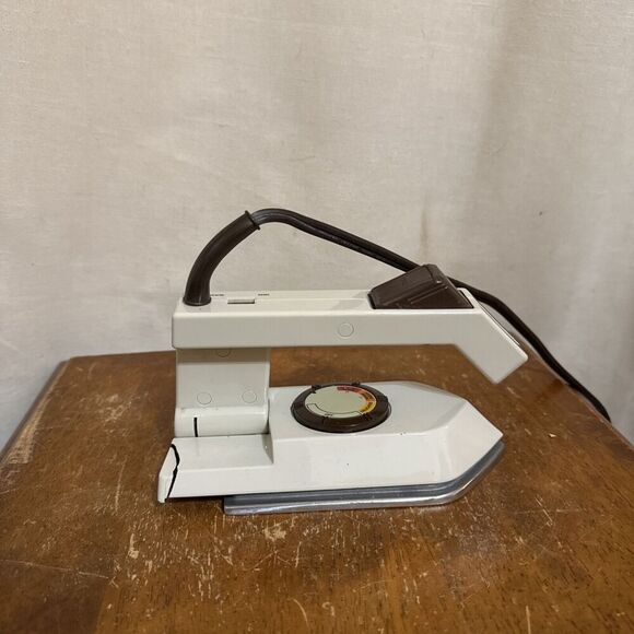 Vintage NORELCO TRAVEL IRON WITH CARRY BAG T165 Packable Works - Picture 6 of 8